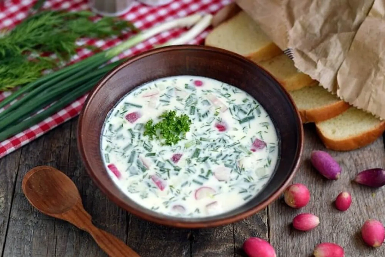 Классическая окрошка с колбасой Классическая окрошка с колбасой