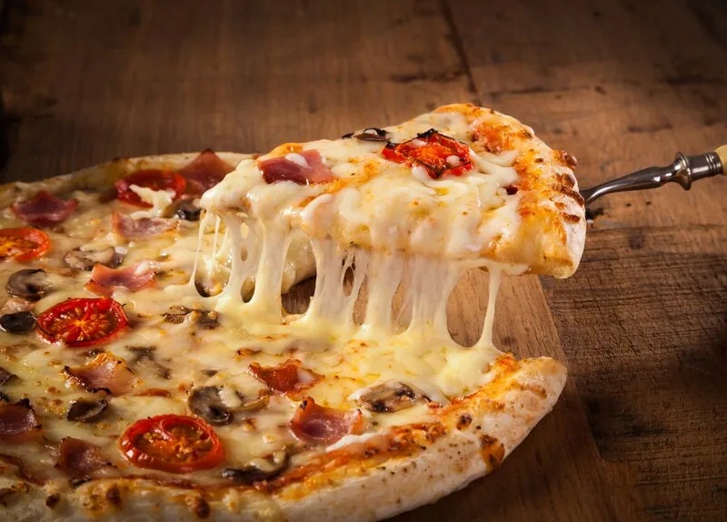 🍕 Пицца «Мясное удовольствие с сырной тягучестью»