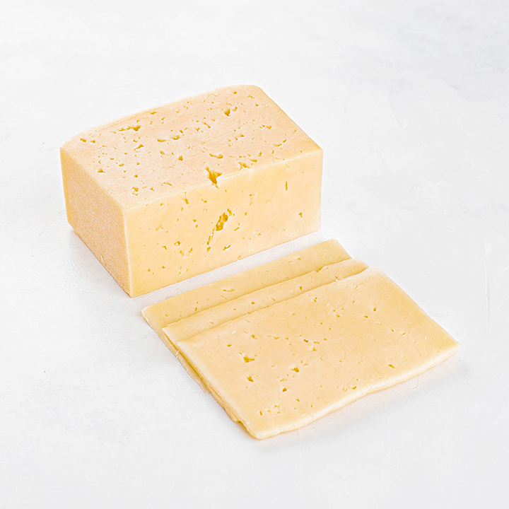 Сыр Белорусское золото 45% брус (Молочный мир) 