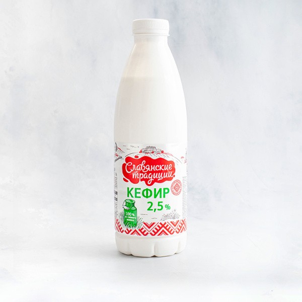 Кефир "Славянские традиции" 0,9л 2,5% ПЭТ Минский1